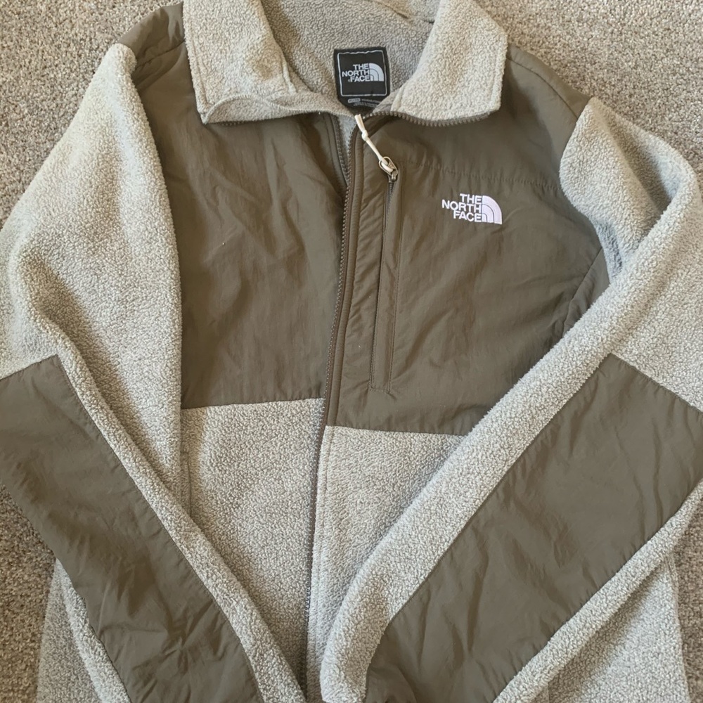 North Face women’s Denali jacket